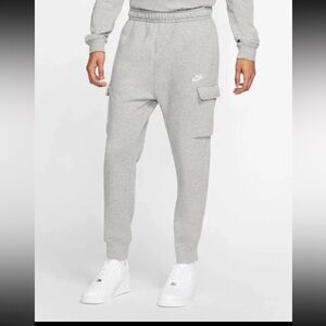 Nike Men's Sportswear Club Fleece
Cargo Pants